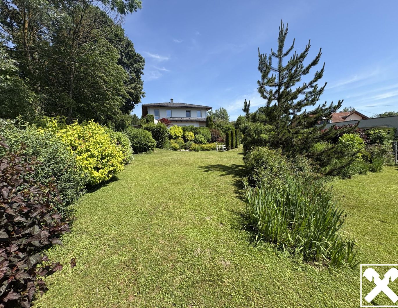 Hochwertiges Einfamilienhaus mit Traumhaftem Garten in Breitenaich – Bild 1 von 6
